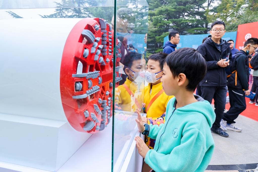 中国科学院第七届科学节为公众奉上科学“盛宴”-新华网