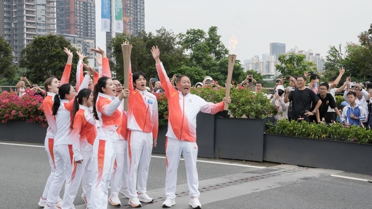 十五运会火炬传递，何以见人、见城、见精神？