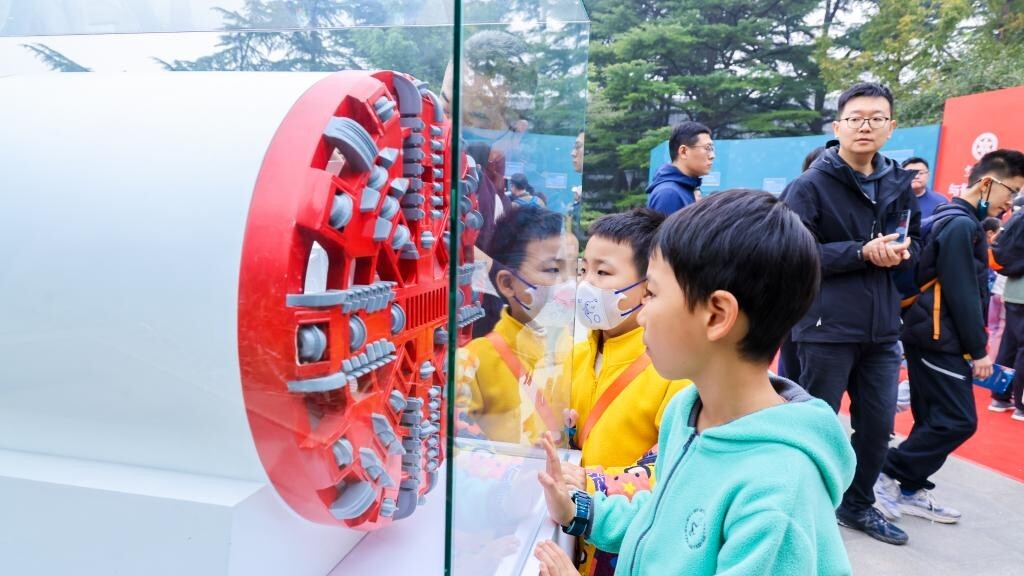 Science festival ignites public curiosity nationwide