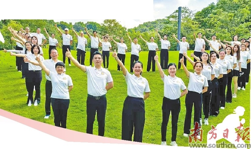 广东狮子会联合广东省聋人协会“扬梦之风”特殊人士艺术团在云溪植物园共同演绎十五运会手势舞与助力舞。受访者供图