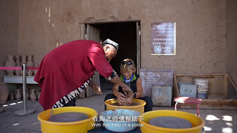 Faces of Xinjiang | Italian granny retraces the route of Marco Polo