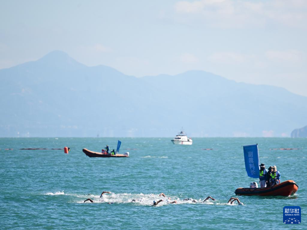 参赛选手在比赛中。