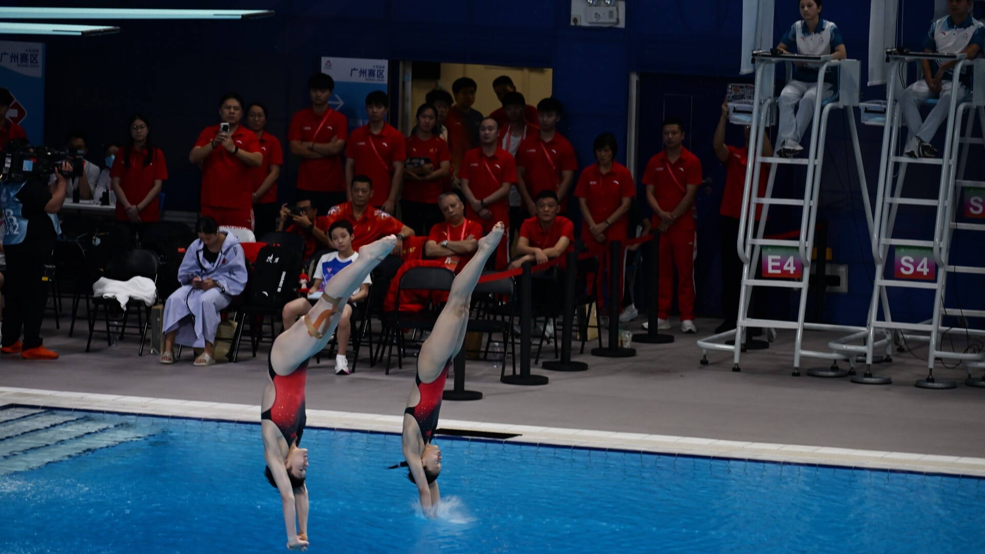 Guangdong wins gold medal on Women's Synchronized 3-meter Springboard of China's 15th National Games