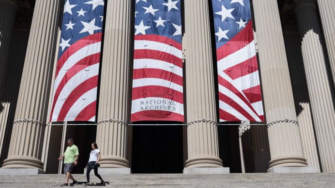U.S. government weaponizes shutdown in partisan battle with no end in sight, warns expert