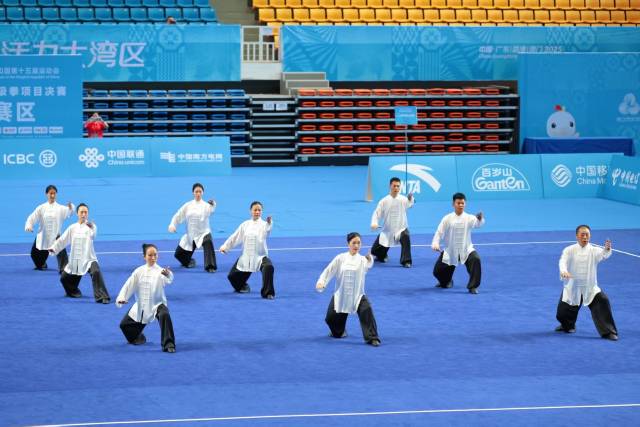 二十四式简化太极拳比赛现场。