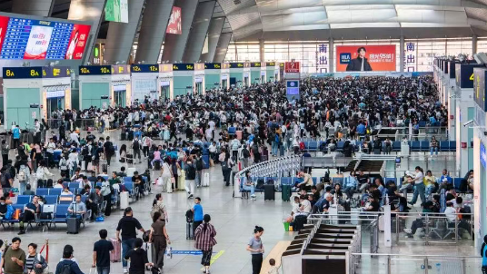 创历史新高！10月1日全国铁路发送旅客2313.2万人次