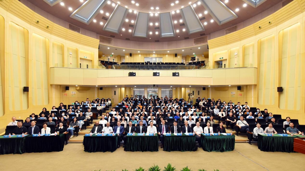 Experts gather in Guangzhou to improve integrated people-centered eye care
