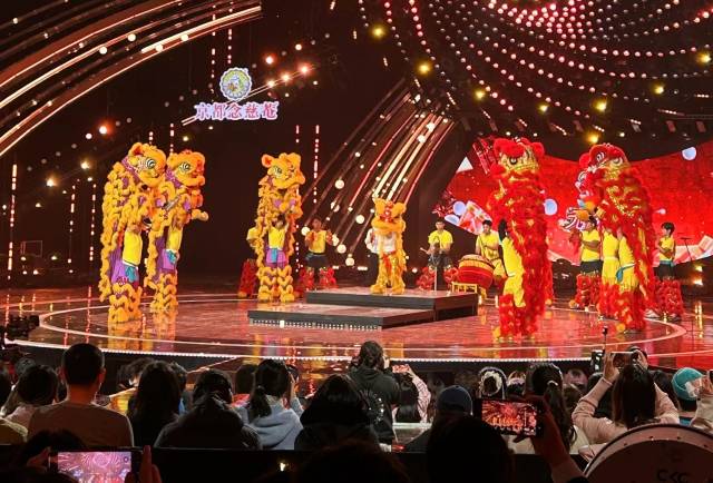 林熙悦与孙淑文的龙狮团在湖南卫视的节目《醒狮归队》二度“同框”。孙淑文龙狮团供图
