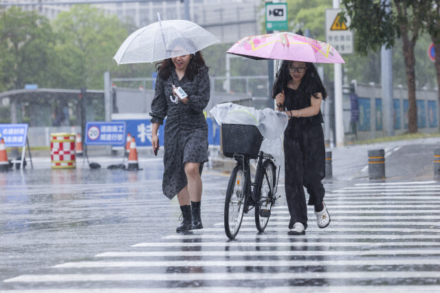 Heavy downpour to lash Guangdong until Sept. 10