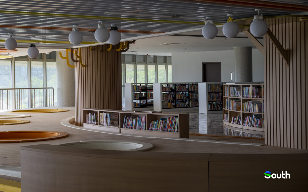 Warm Parent-Child Reading Area.