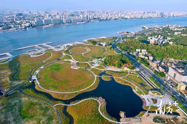 汕头南滨公园。 南方+ 杨立轩 拍摄