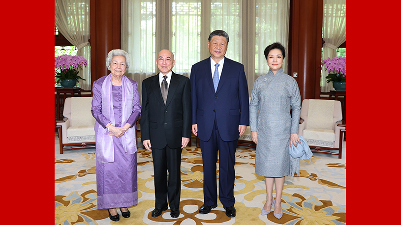 Xi and his wife meet Cambodian King, Queen Mother