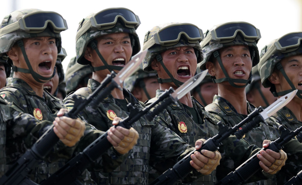 　　2025年9月3日，纪念中国人民抗日战争暨世界反法西斯战争胜利80周年大会在北京隆重举行。这是武警部队方队接受检阅。新华社记者 李明 摄