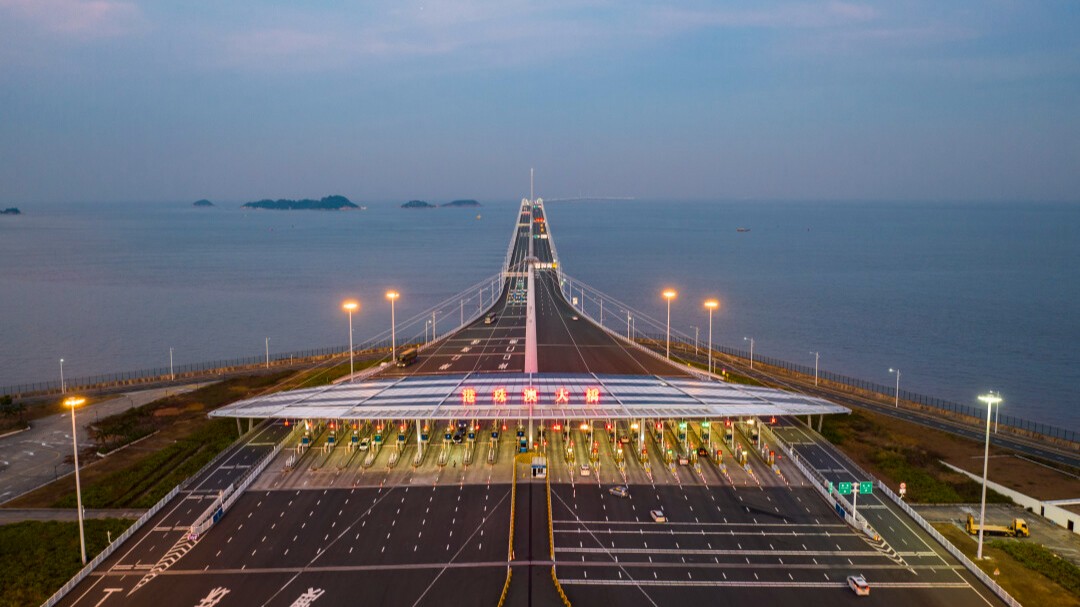 Hong Kong-Zhuhai-Macao Bridge receives over 10 mln vehicles