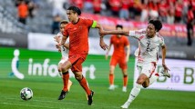 国足0-2不敌日本队 遭遇东亚杯两连败无缘前两名 国足0-2不敌日本队 遭遇东亚杯两连败无缘前两名