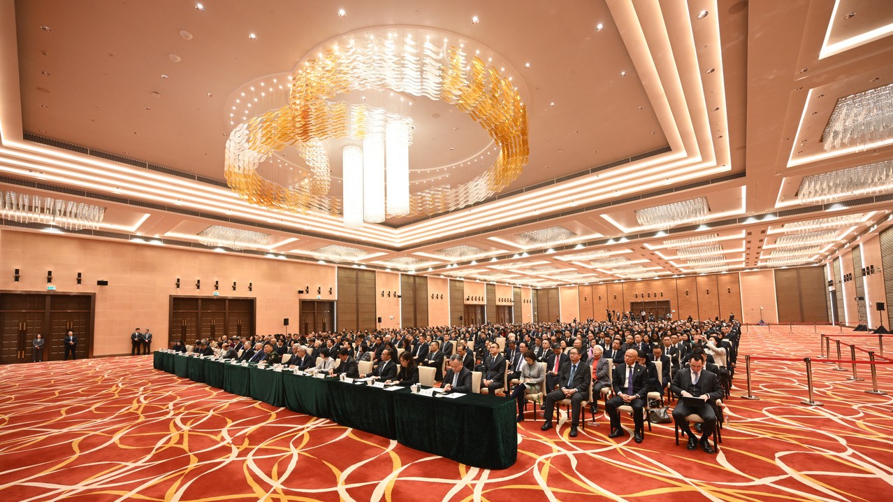 Aprender o espírito dos discursos do Presidente Xi Jinping durante sua visita a Macau e promover o desenvolvimento de alta qualidade do princípio «um país, dois sistemas»