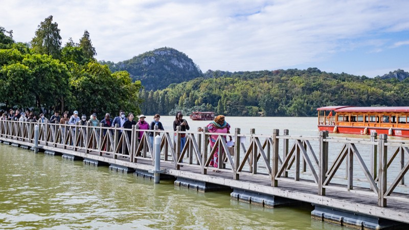 Des professionnels des médias de la République du Congo en visite à Zhaoqing, dans la province du Guangdong