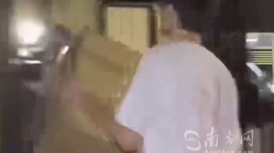 香港大埔火灾事故安置点，深圳市民自发组团送物资