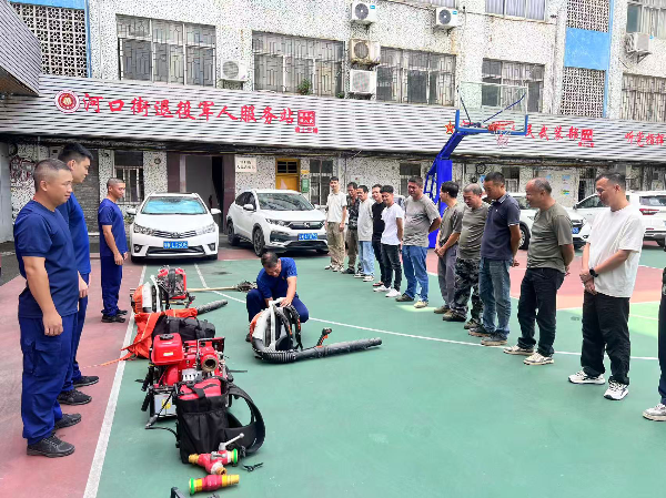 郁南县桂圩镇：清淤护水备春耕 筑牢生产“保障网”