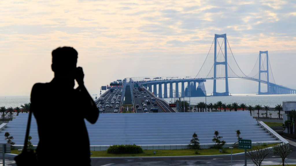 ​L'île artificielle ouest de la liaison Shenzhen-Zhongshan ouverte aux touristes