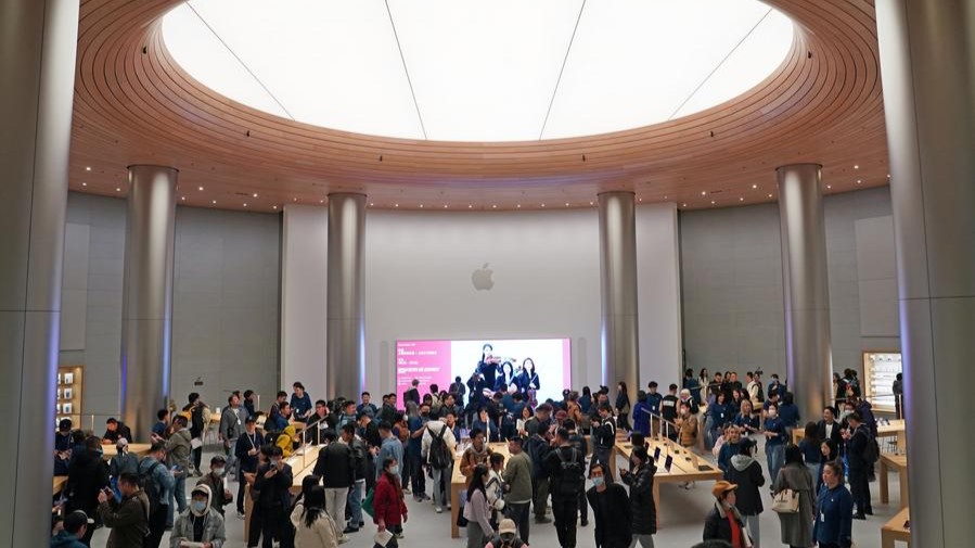Apple COO hails China's manufacturing upgrades