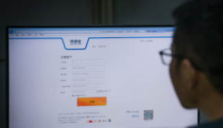 广州警方开展打击整治养老诈骗专项行动，破获49宗