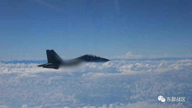 现场视频！东部战区飞行员俯瞰澎湖列岛