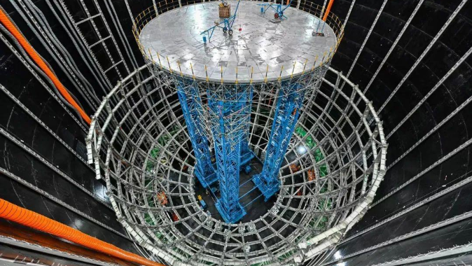 地下700米！江门中微子实验巨型“变形金刚塔”已建成