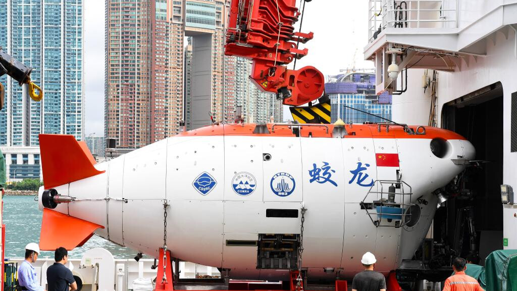 China's manned deep-sea submersible Jiaolong arrives in Hong Kong for 1st time