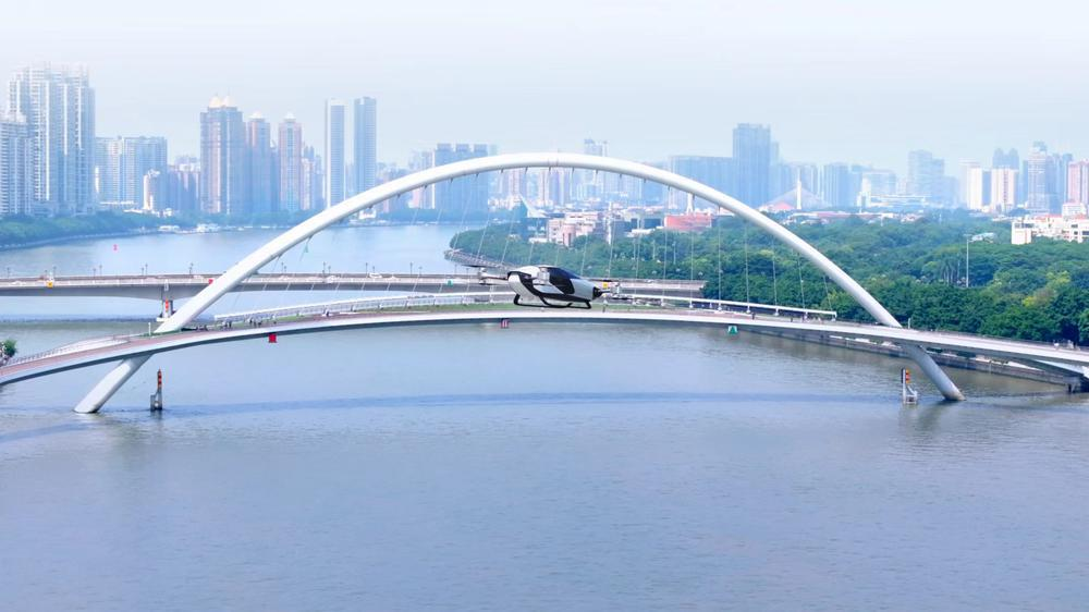 Low-altitude flight demonstration held in Guangzhou