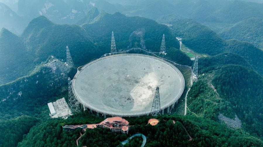 Construction of core array of China's FAST telescope begins