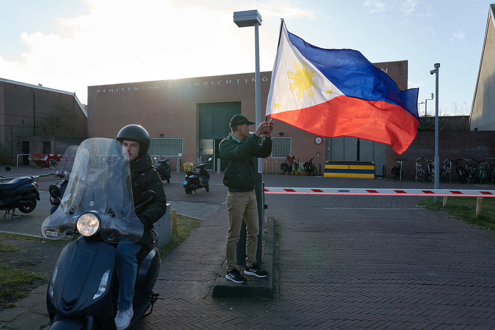 Supporters of Duterte gather outside The Hague Penitentiary Institution on Mar 12, 2025, the Hague. (CFP Photo)