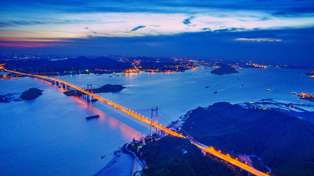 Guangdong: le trafic du tunnel Shenzhen-Zhongshan s’est intensifié pendant les vacances du 1er mai