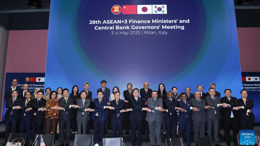 Trade barriers threaten to divide global economy, warns Asian Development Bank