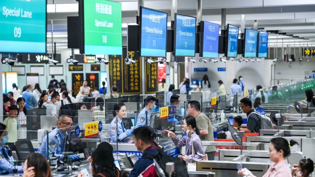 “五一”假期深圳边检总站查验出入境人数超451万人次