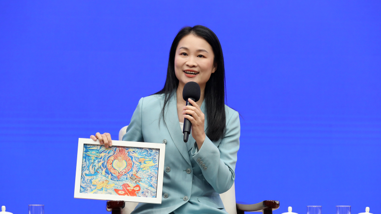 广东省东莞市文化馆馆长黄晓丽。图片源自国新网。亮相<strong>湖北黄沙水泥零售</strong>