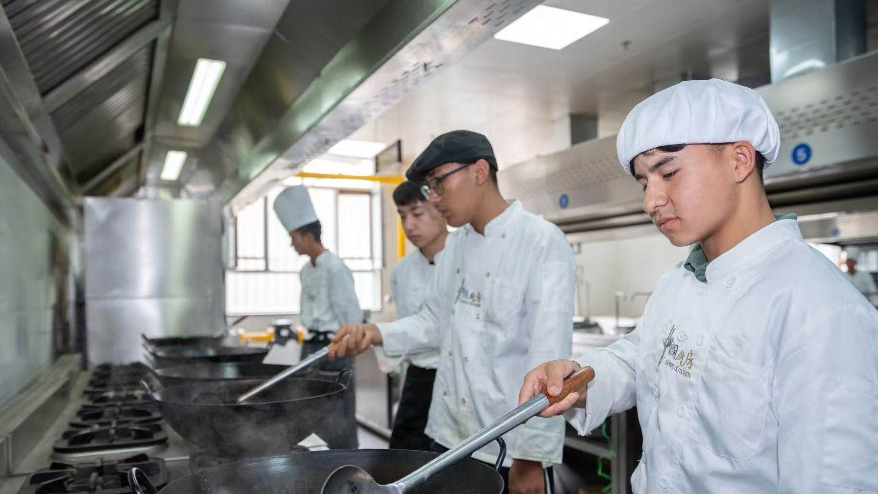 当新疆羊肉碰到粤菜师傅，会发生什么？