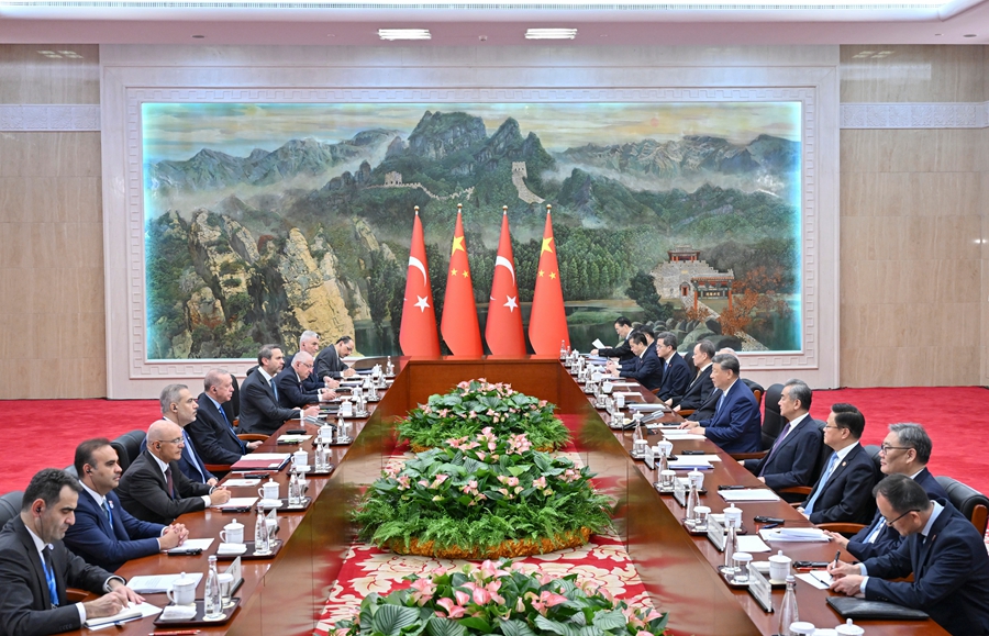 　　8月31日下午，国家主席习近平在天津迎宾馆会见来华出席2025年上海合作组织峰会的土耳其总统埃尔多安。新华社记者 殷博古 摄