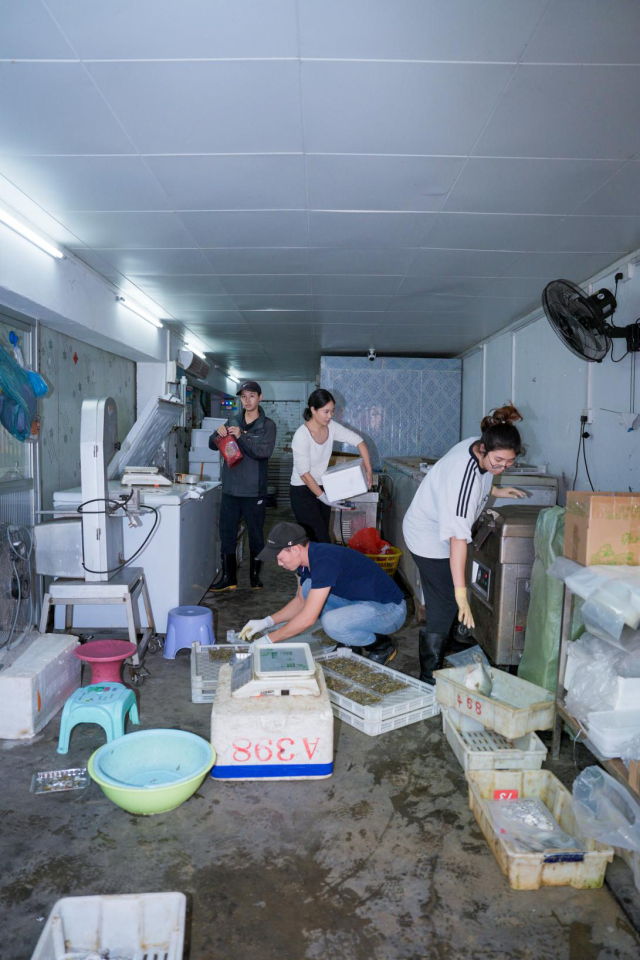 孩子的一个视频,让朱香玲毅然决定返乡创业,丈夫、哥哥成为她的创业伙伴。(黄坚文 摄) 孩子的一个视频,让朱香玲毅然决定返乡创业,丈夫、哥哥成为她的创业伙伴。(黄坚文 摄)