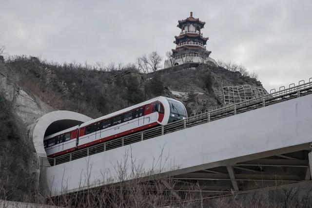 北京中低速磁浮列车S1线