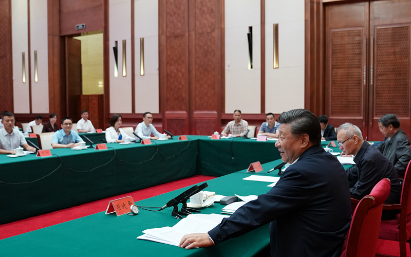 2020年9月17日，习近平总书记在长沙主持召开基层代表座谈会并发表重要讲话，听取基层干部群众代表对“十四五”规划编制的意见和建议。