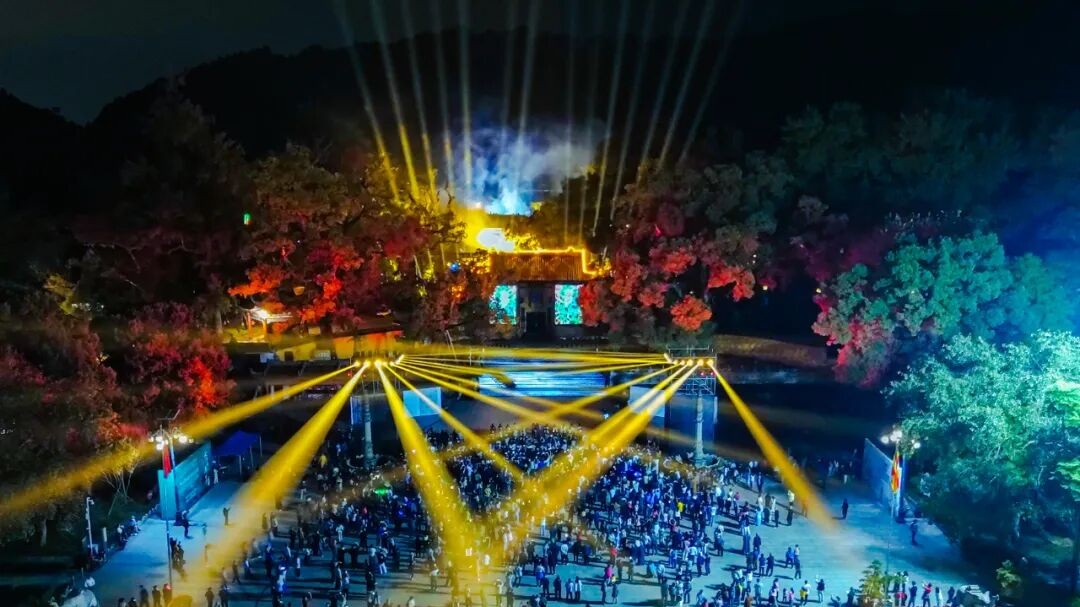 千年古刹梦幻变身，《梦幻·南华》光影展展现东方美学魅力