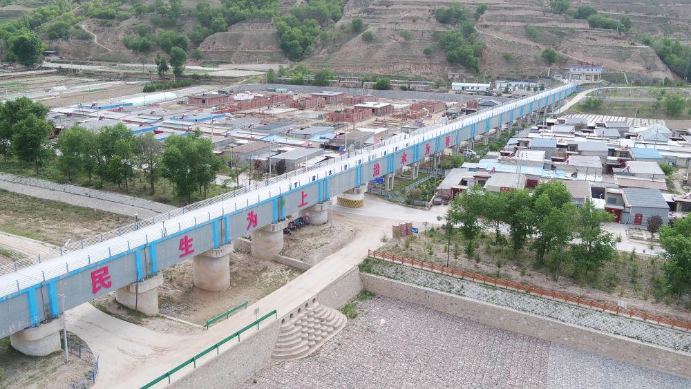 △位于甘肃定西安定区内官营镇的引洮工程渡槽