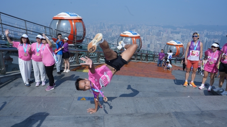 35国2000名选手齐聚羊城，以攀登之姿迎接十五运