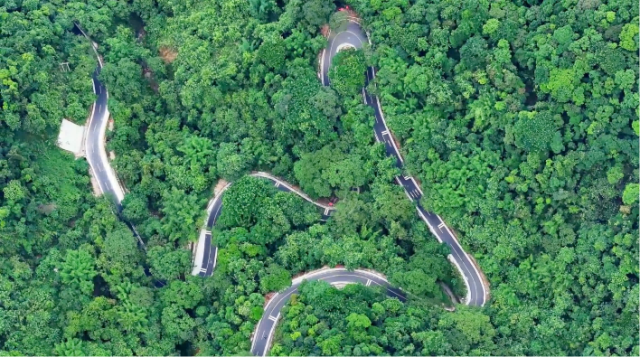 惠州环两山最美旅游公路。 惠州环两山最美旅游公路。