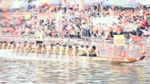 77支队伍狂飙西围涌,第二届中国·肇庆传统龙舟赛开桨 77支队伍狂飙西围涌,第二届中国·肇庆传统龙舟赛开桨
