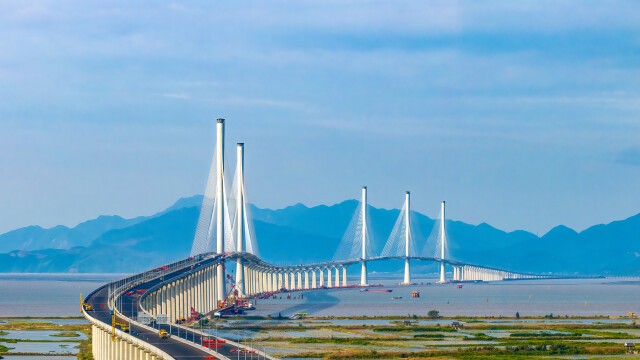黄茅海跨海通道完成全线沥青铺装 创两项世界纪录