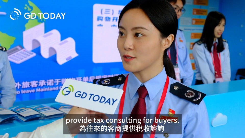 What services does the Canton Fair provide for international buyers?