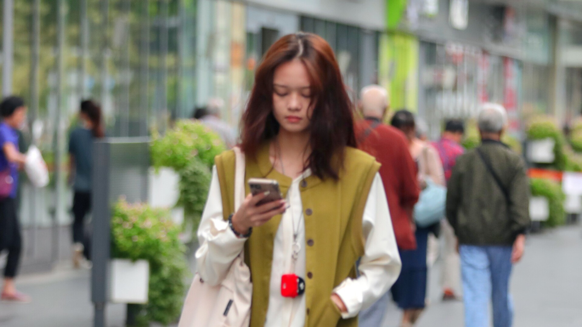 Scattered showers and cooler breezes set to sweep Guangdong