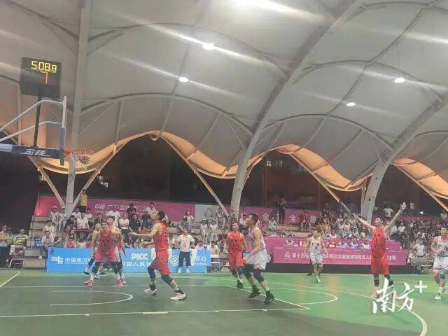 B组冠军赛在中山大涌青岗体育公园内举行。 南方+杨慧荣 拍摄 B组冠军赛在中山大涌青岗体育公园内举行。 南方+杨慧荣 拍摄